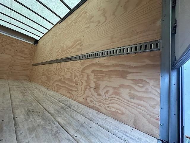 Used 2023 Chevrolet Low Cab Forward 5500XD image 6