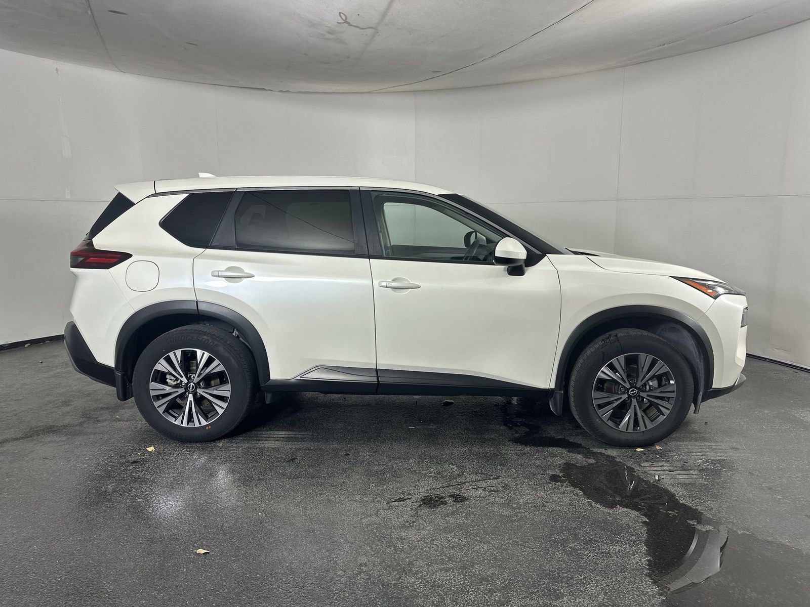 Used 2023 Nissan Rogue SV image 13