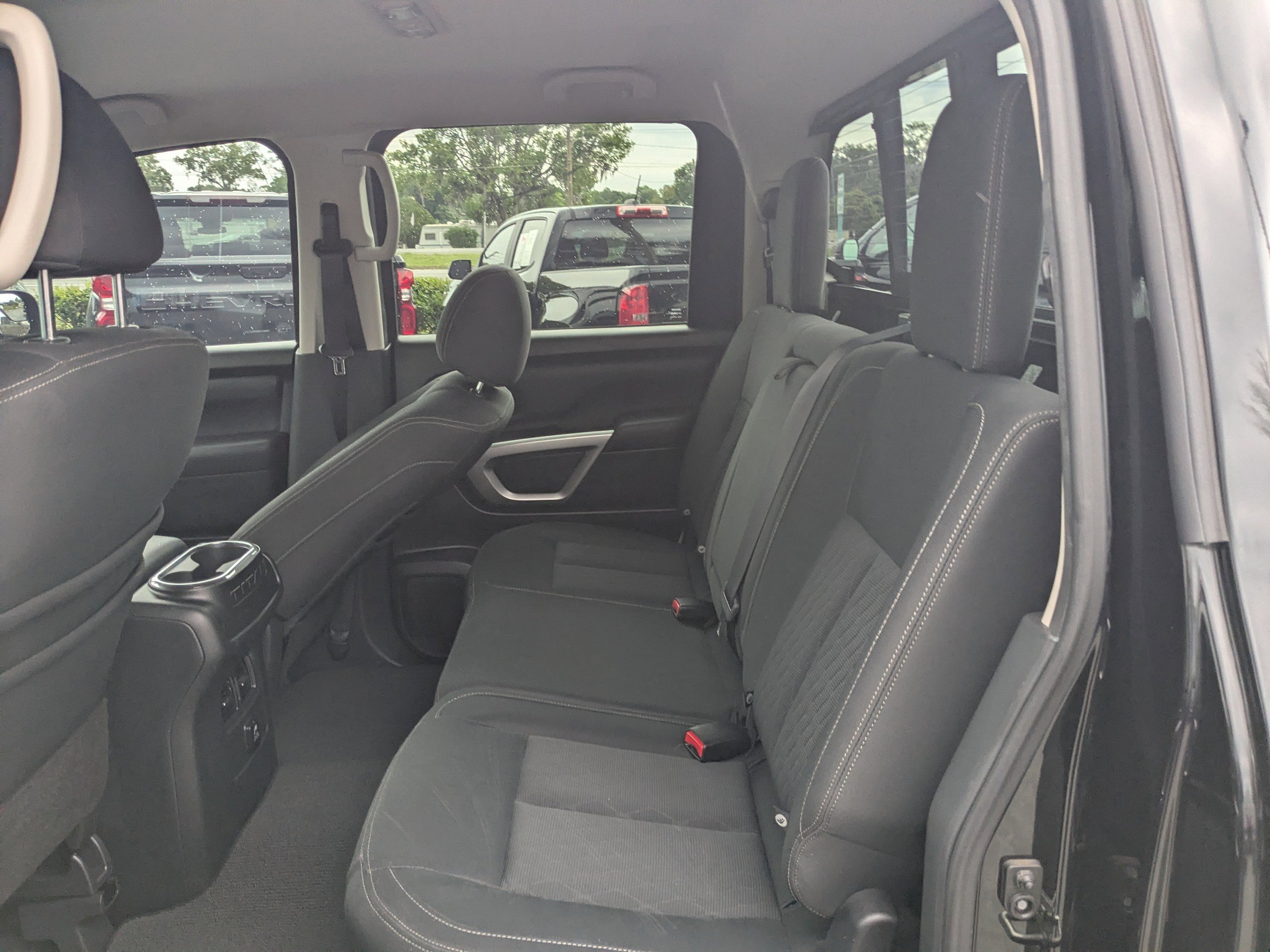 Used 2017 Nissan Titan SV RWD image 13