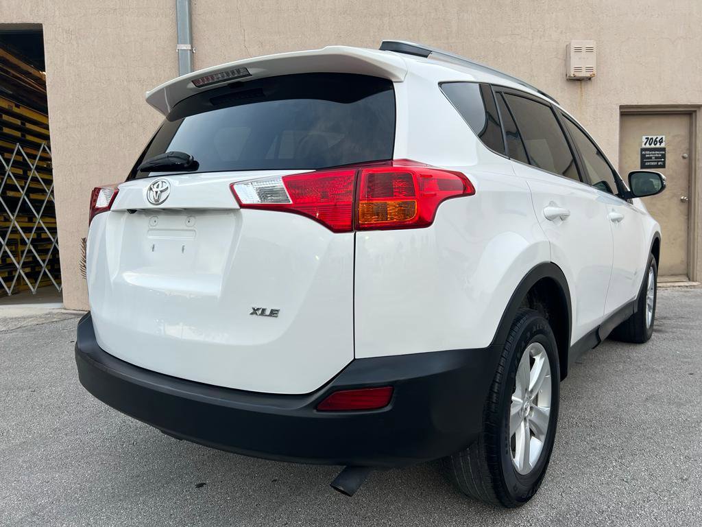 Used 2013 Toyota RAV4 XLE FWD image 5