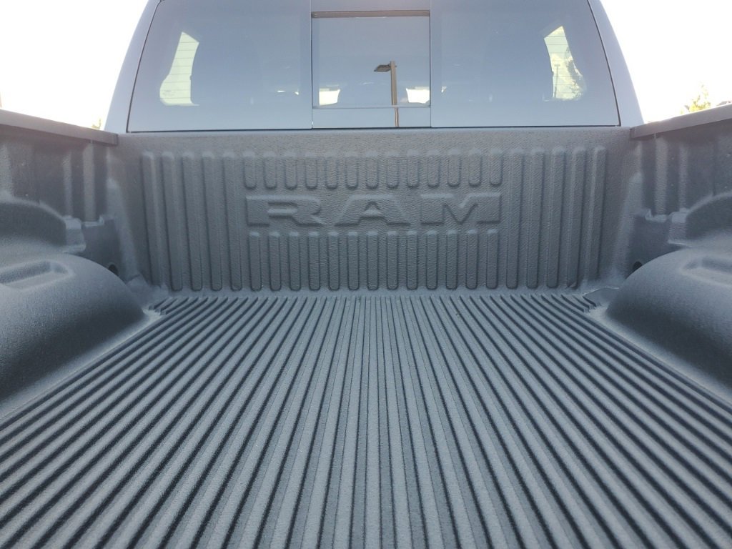 New 2026 RAM 1500 4x4 Crew Cab image 33