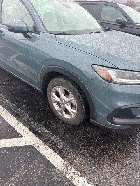 Used 2023 Honda HR-V LX image 2