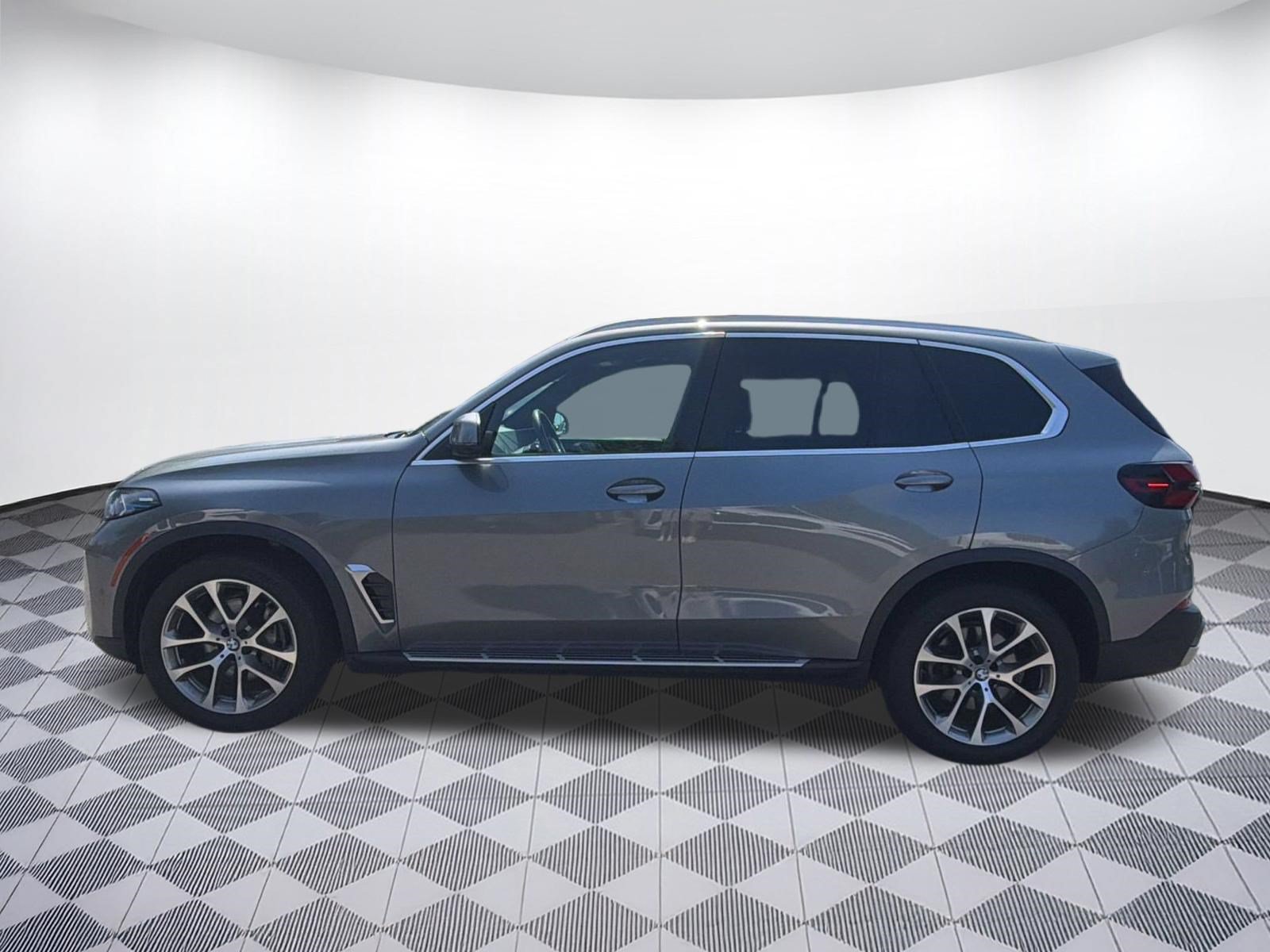 Used 2025 BMW X5 xDrive40i AWD/4WD image 2