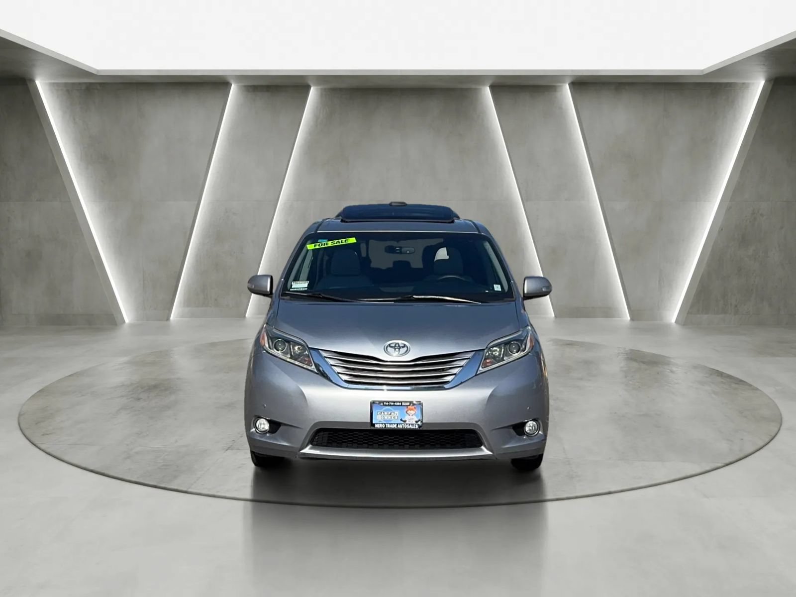 Used 2015 Toyota Sienna Limited Premium FWD image 10