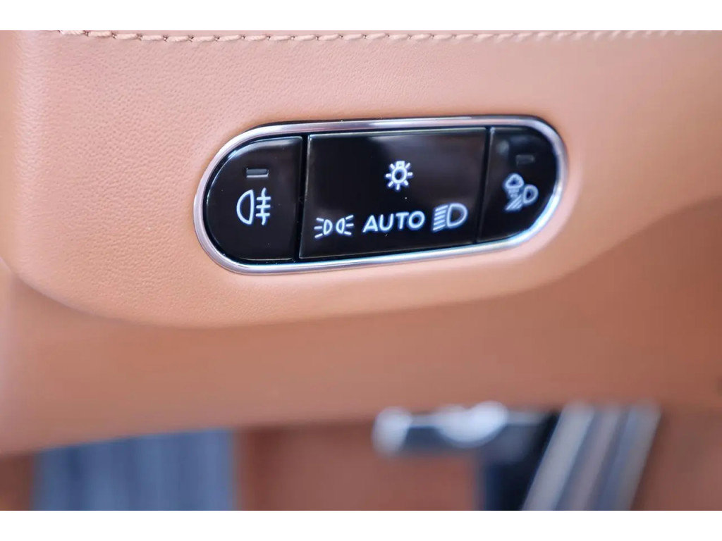 Certified 2024 Bentley Continental GT AWD/4WD image 26