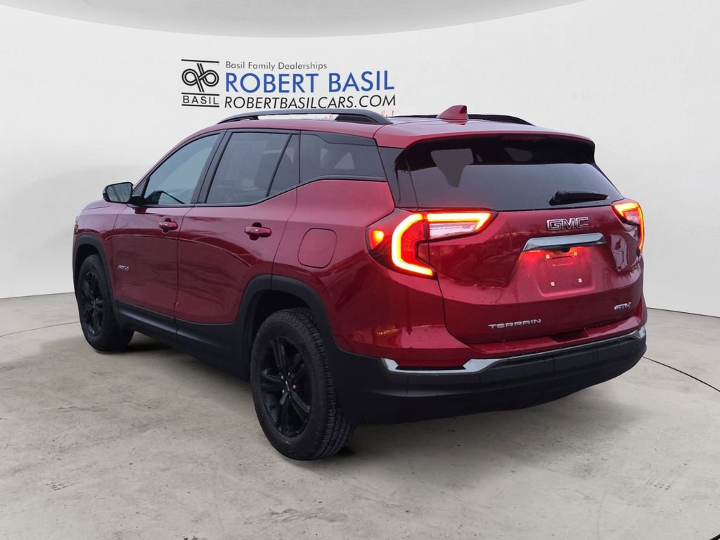 Used 2023 GMC Terrain AT4 image 3