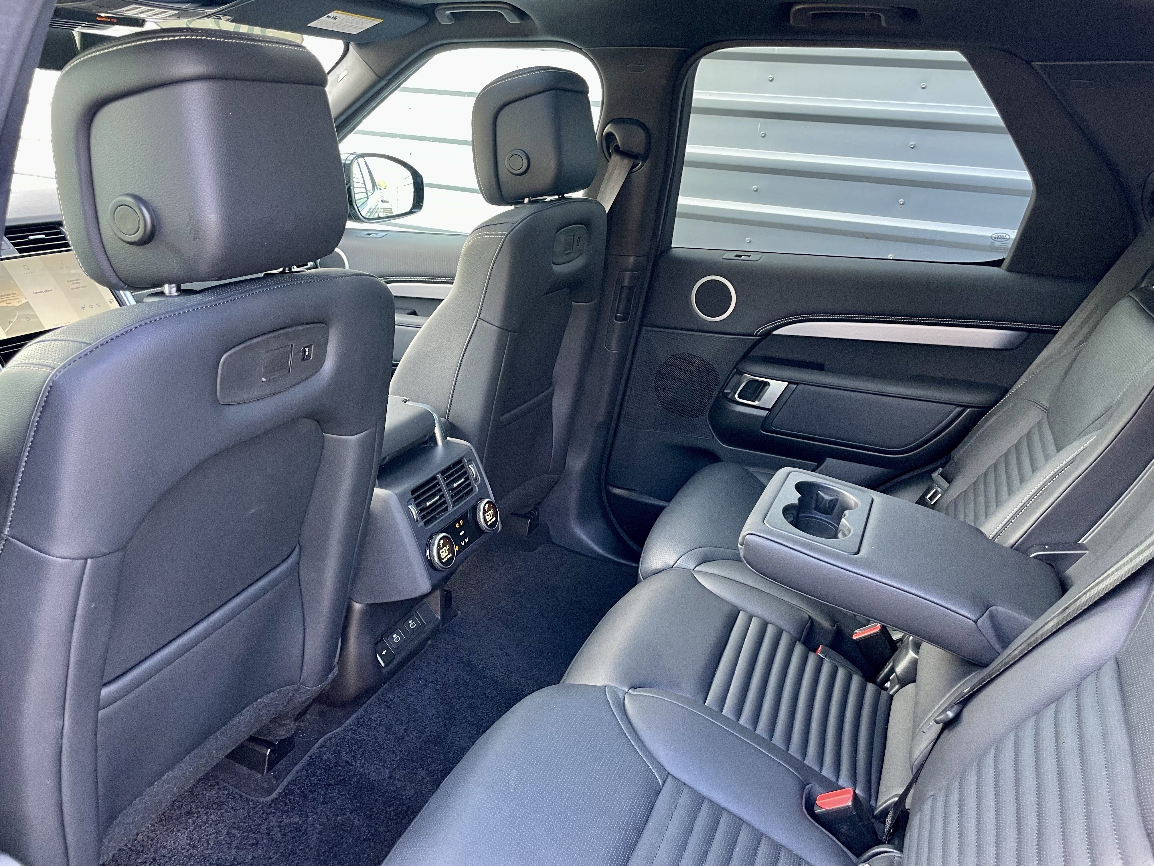 Certified 2025 Land Rover Discovery Dynamic SE AWD/4WD image 30