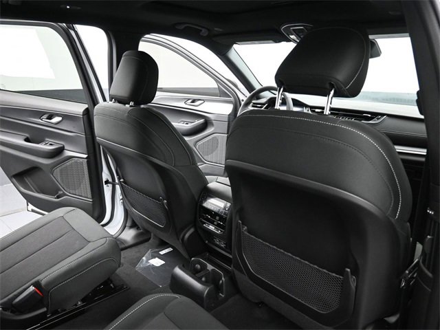 New 2025 Jeep Grand Cherokee L Laredo image 20