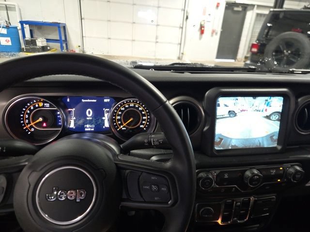 Used 2022 Jeep Gladiator Sport AWD/4WD image 17