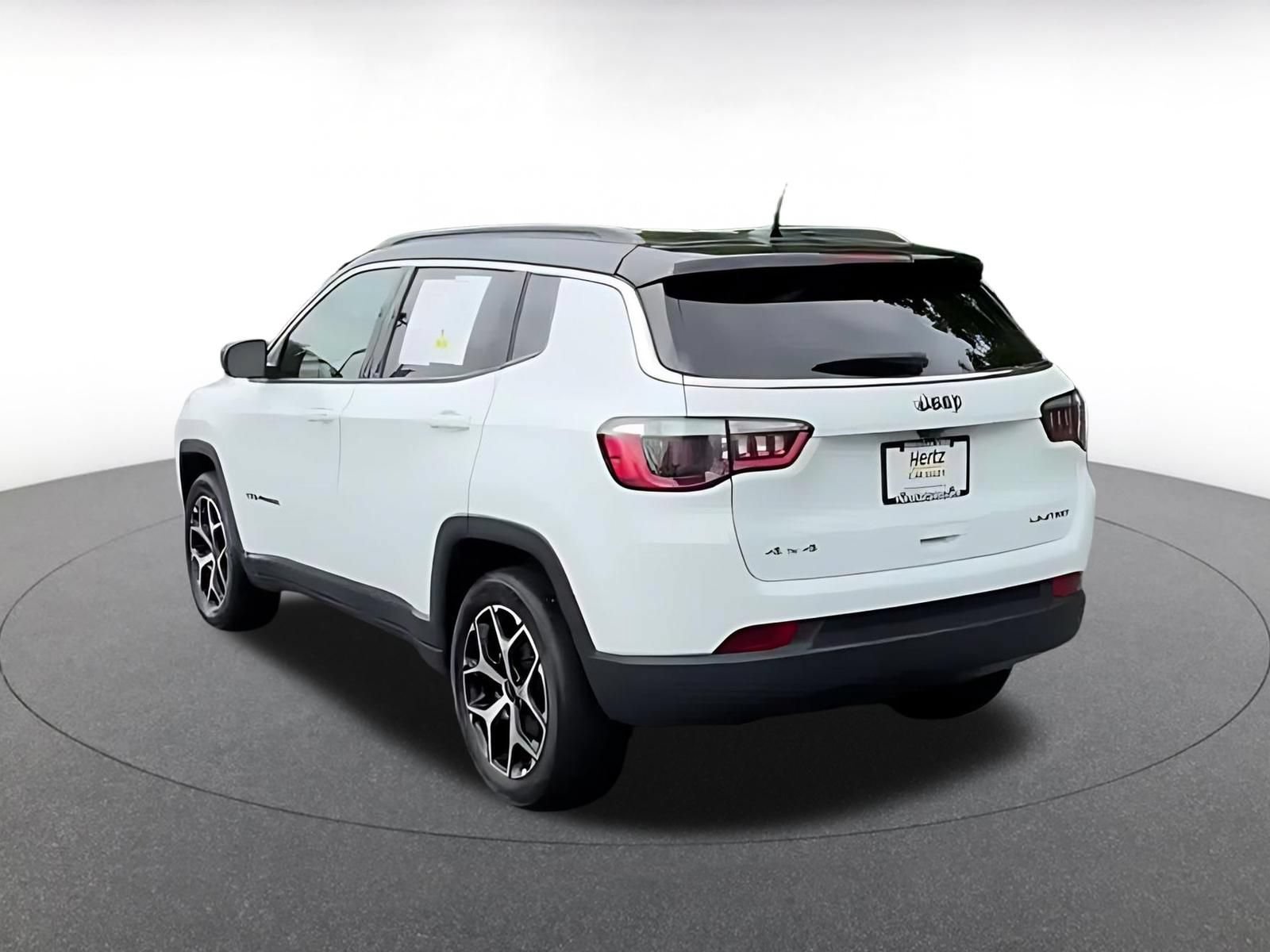 Used 2025 Jeep Compass Limited AWD/4WD image 11