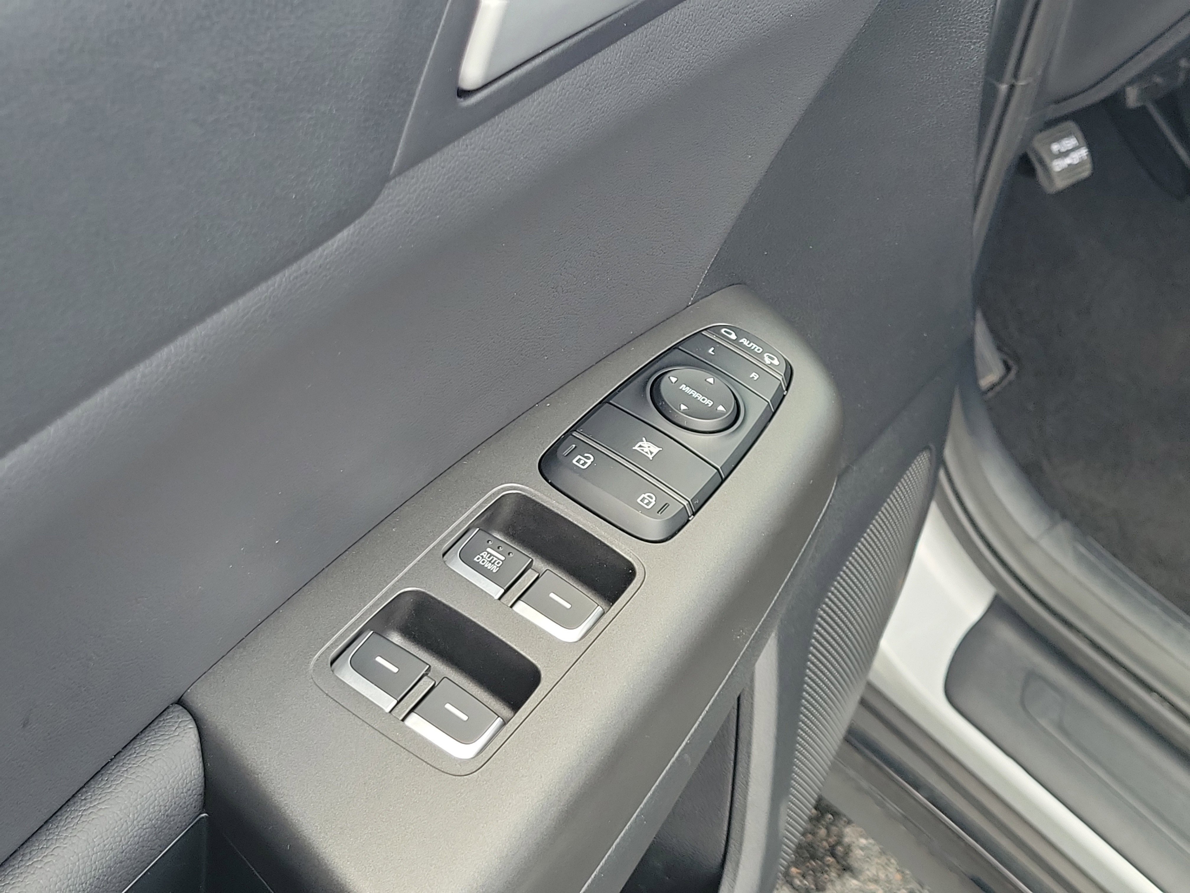 Used 2022 Kia Sportage Nightfall Edition FWD image 21