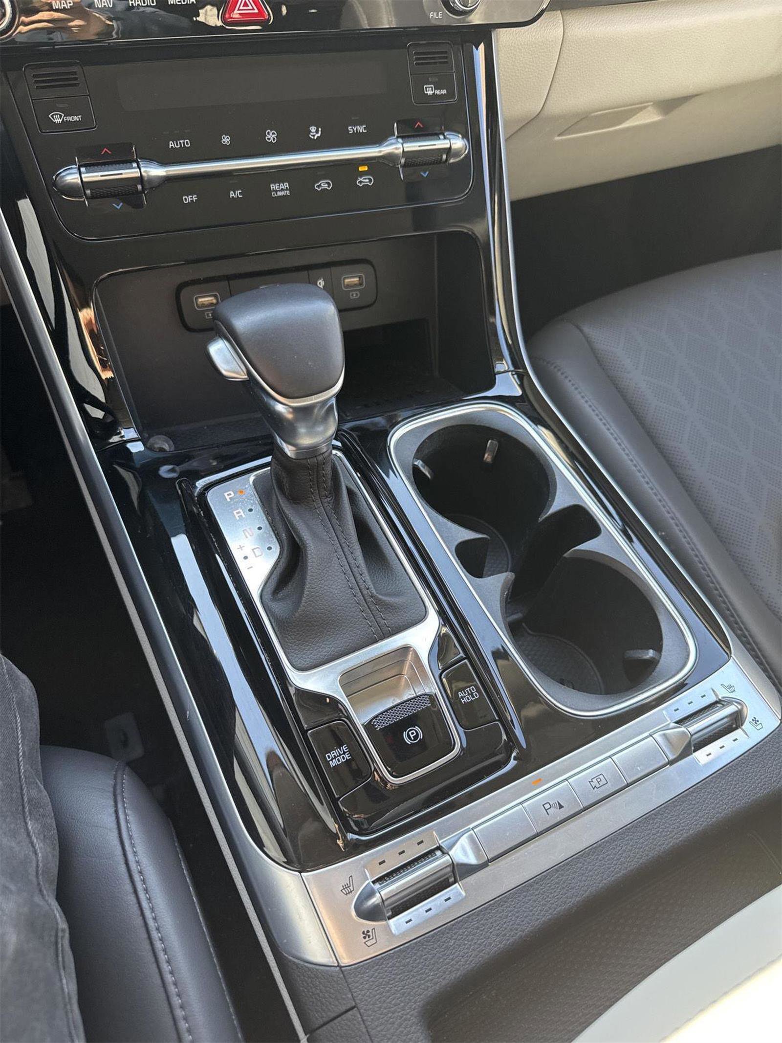 Used 2023 Kia Carnival SX image 20