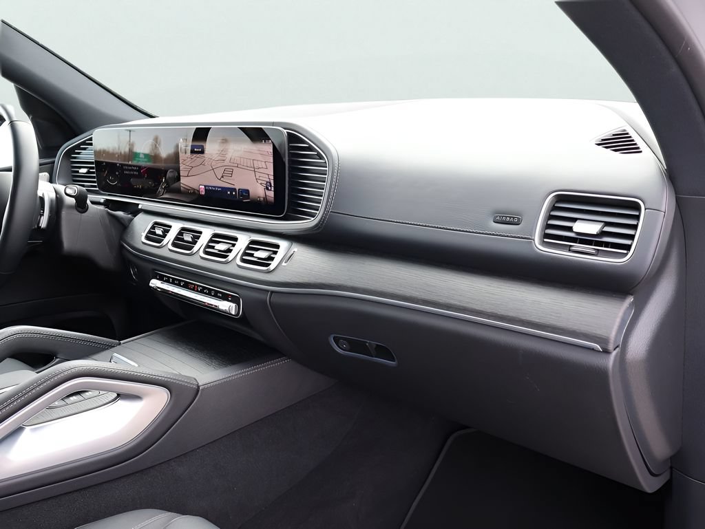 Certified 2025 Mercedes-Benz GLS 450 4MATIC image 11