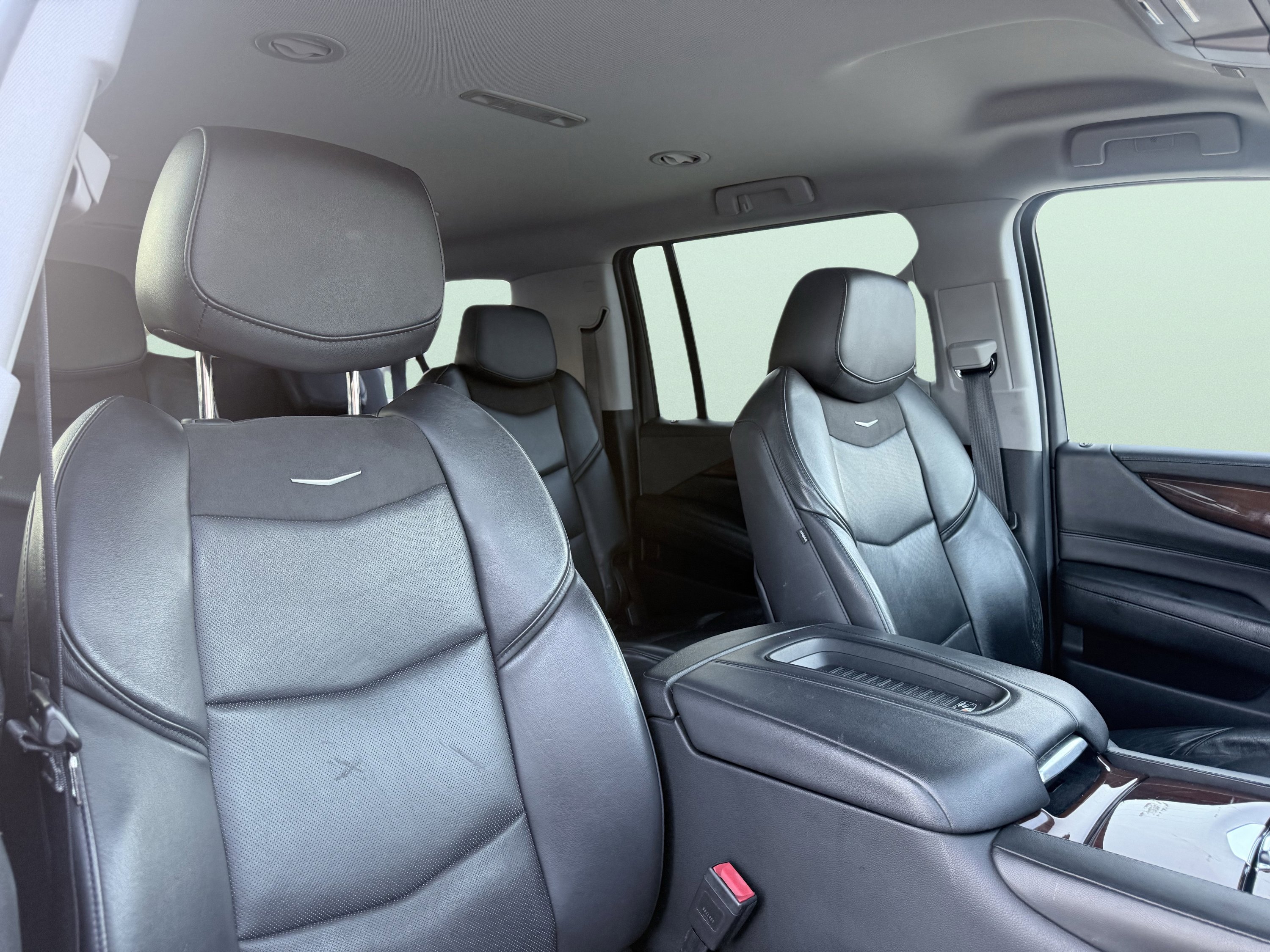 Used 2020 Cadillac Escalade ESV 2WD image 41