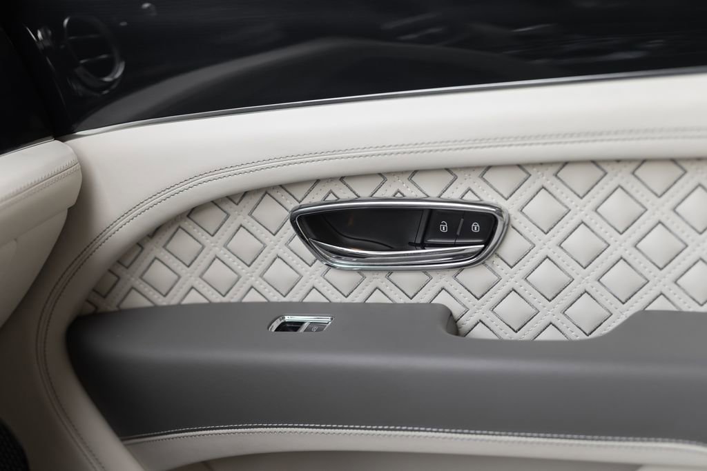 Used 2023 Bentley Bentayga Speed AWD/4WD image 52