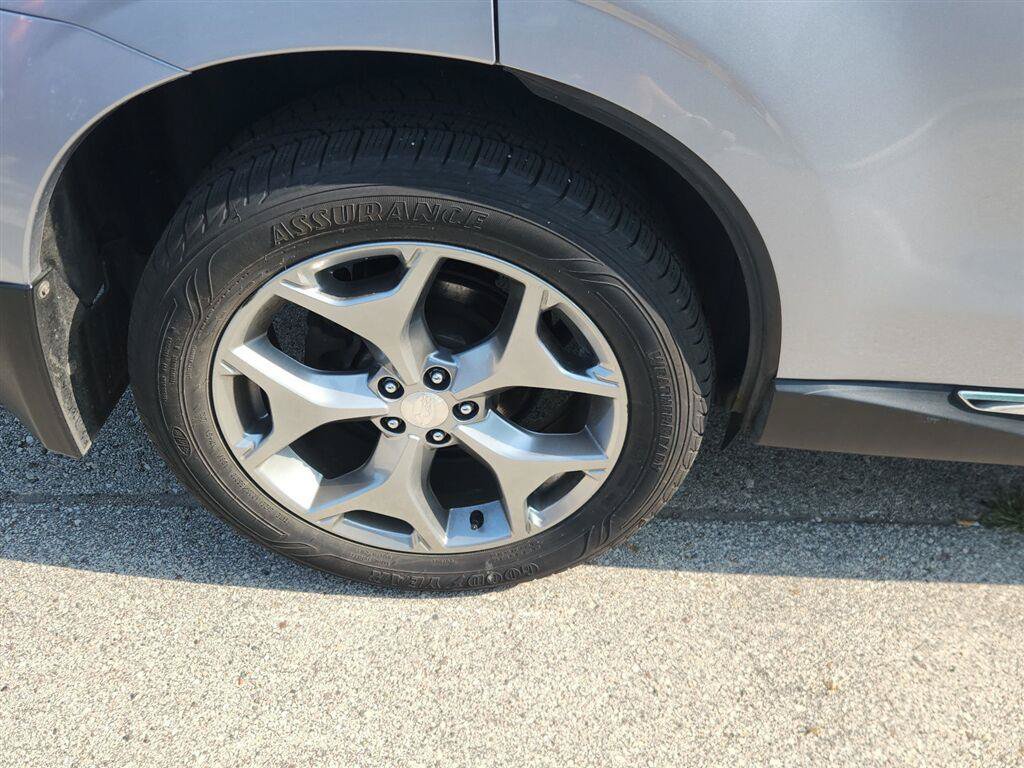 Used 2016 Subaru Forester 2.5i Touring w/ Popular Package #2 AWD/4WD image 3