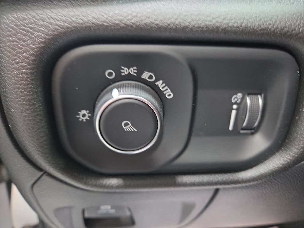 Used 2024 RAM 1500 Big Horn AWD/4WD image 35