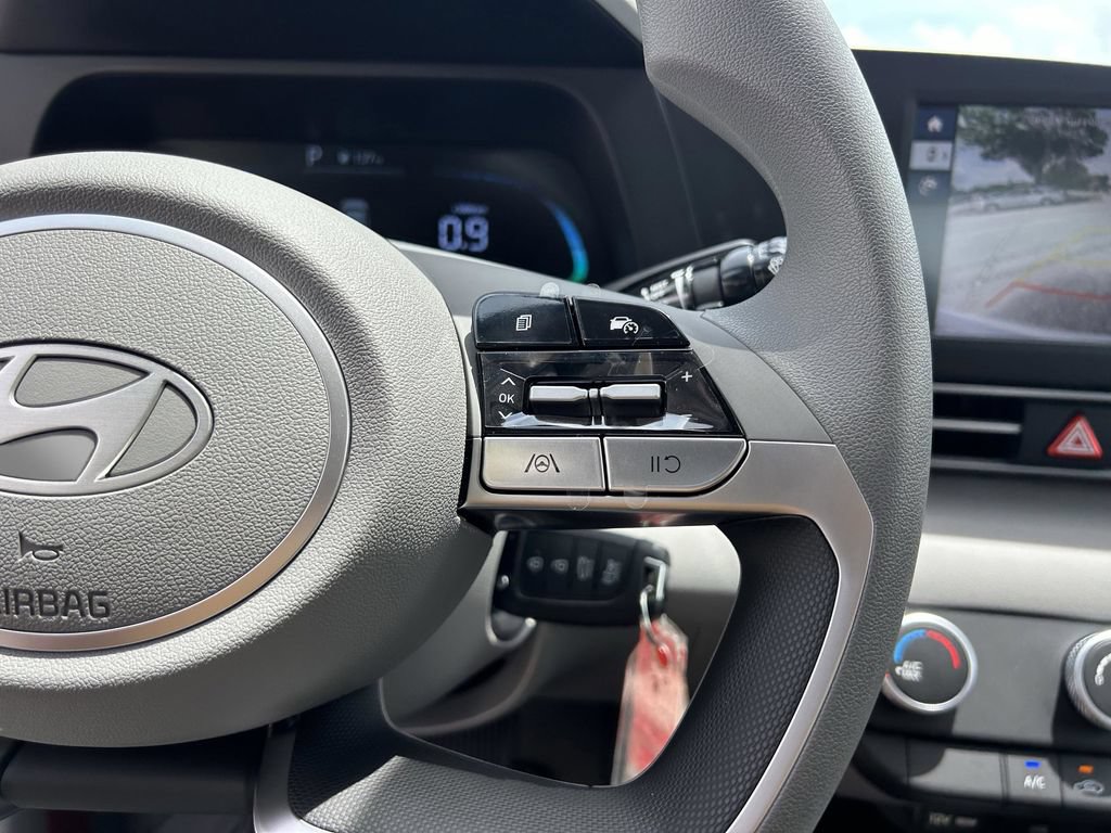 New 2026 Hyundai Elantra SE FWD image 27