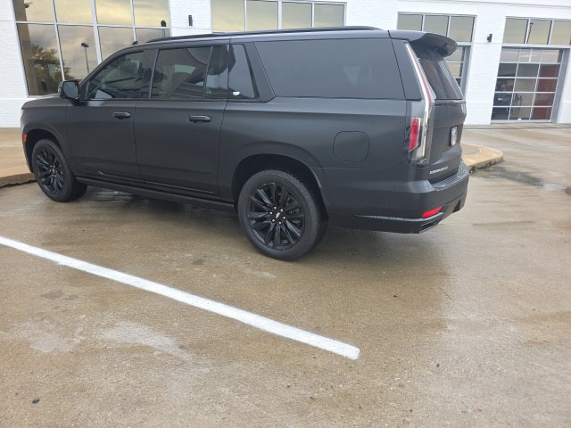 Used 2023 Cadillac Escalade ESV Sport Platinum AWD/4WD image 7