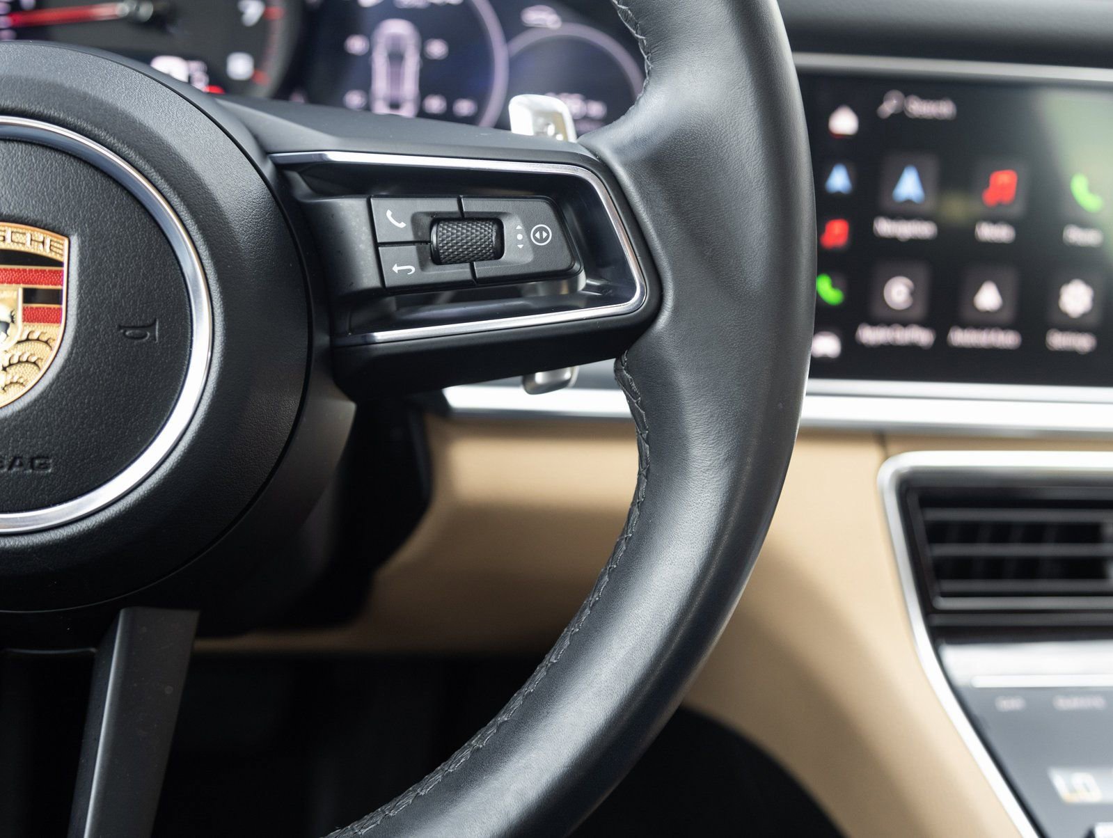 Certified 2023 Porsche Panamera 4 Platinum Edition image 16