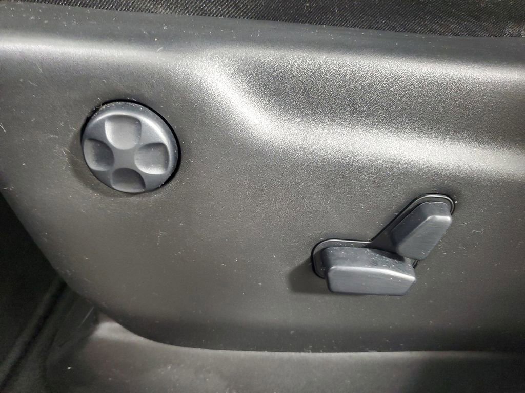 Used 2020 Jeep Grand Cherokee Altitude image 19