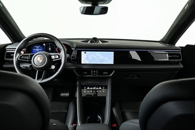 Certified 2025 Porsche Macan Electric image 17