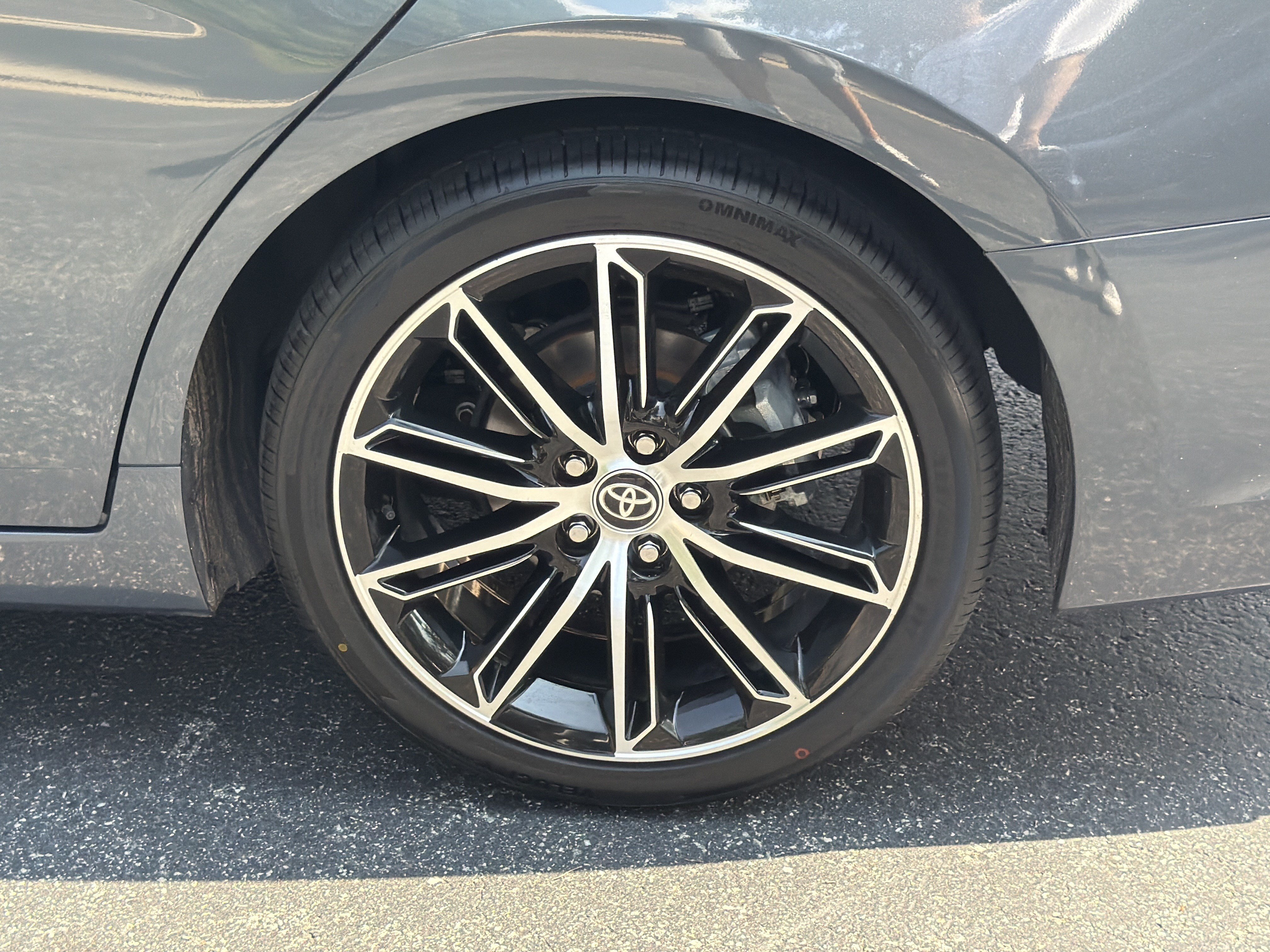 Used 2022 Toyota Avalon Touring w/ Advanced Safety Package FWD image 19