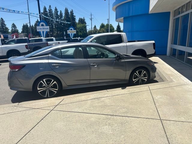 Used 2023 Nissan Sentra SR w/ SR Premium Package FWD image 3