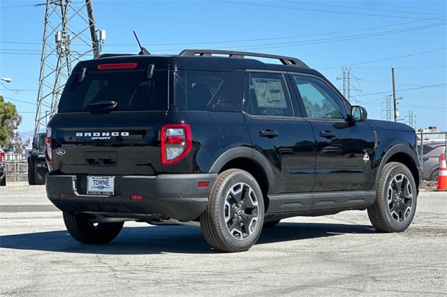 Used 2024 Ford Bronco Sport Outer Banks w/ Tech Package image 4