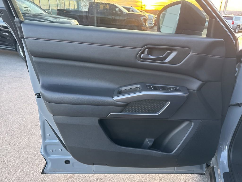 Used 2023 Nissan Pathfinder Rock Creek image 10