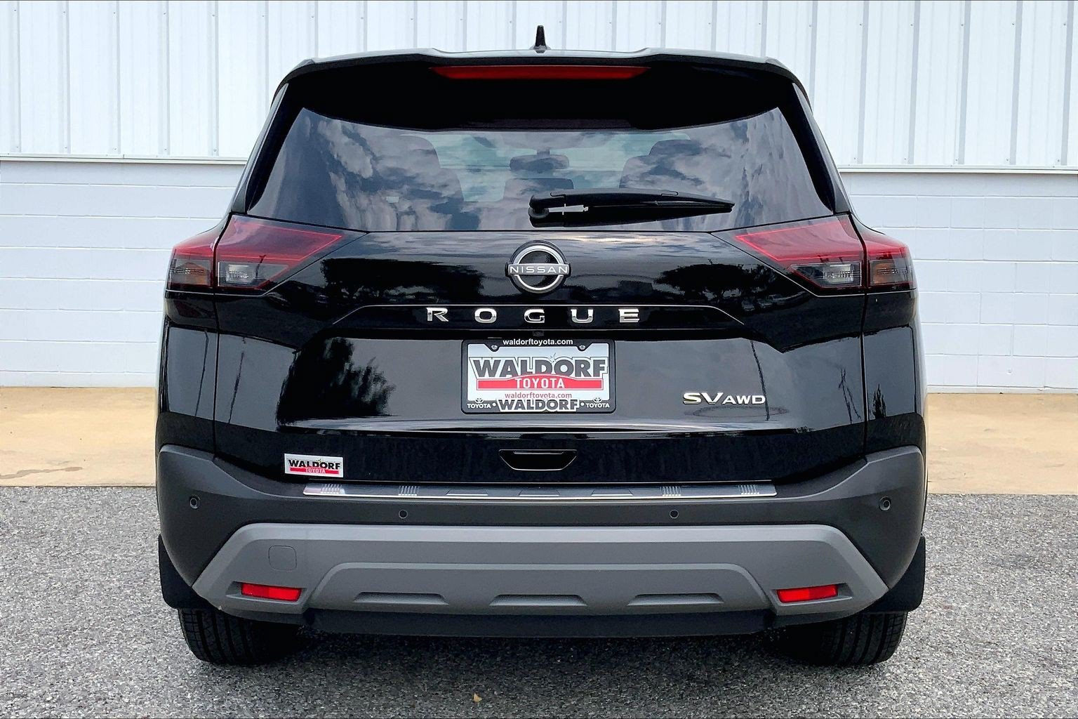 Used 2023 Nissan Rogue SV AWD/4WD image 5