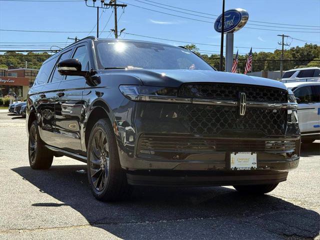 New 2025 Lincoln Navigator L Reserve w/ Jet Appearance Package