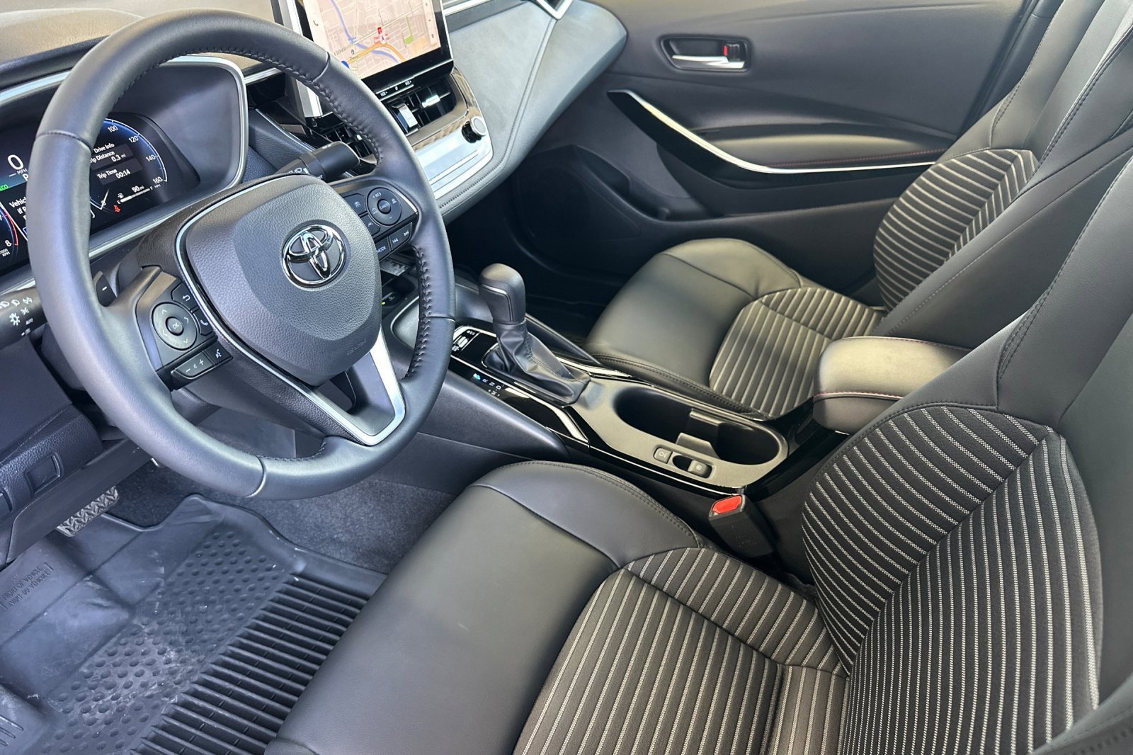 Used 2026 Toyota Corolla XSE FWD image 9