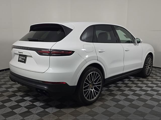 Certified 2023 Porsche Cayenne Platinum Edition image 7