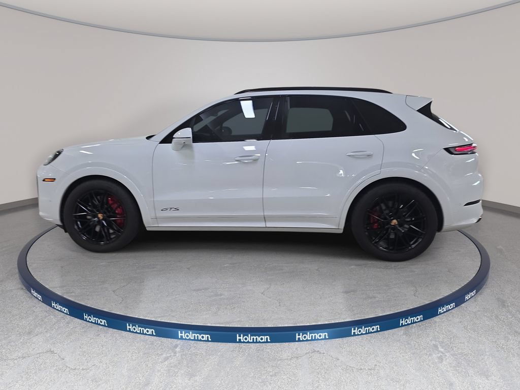 Used 2025 Porsche Cayenne GTS AWD/4WD image 11