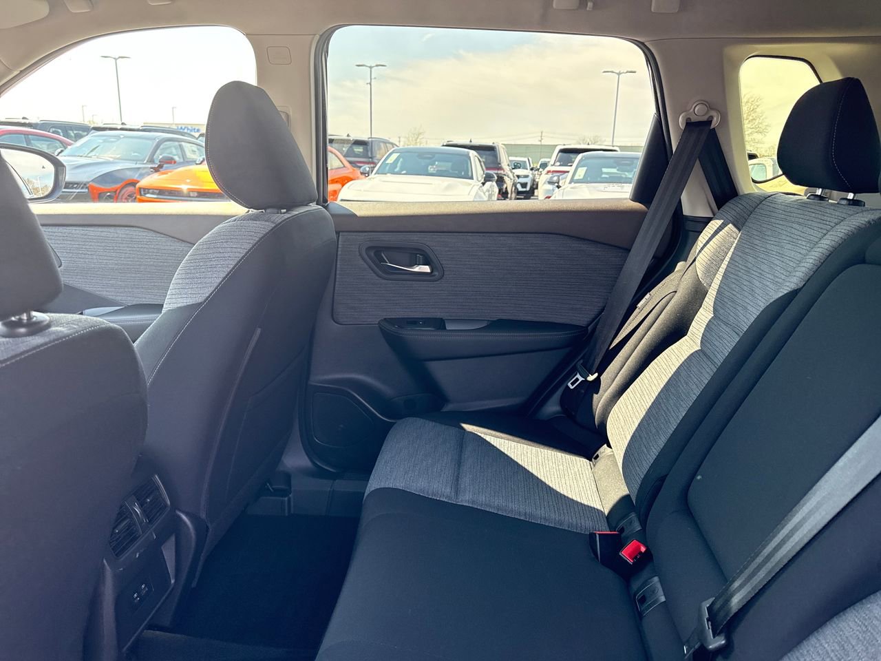 Used 2023 Nissan Rogue SV AWD/4WD image 12