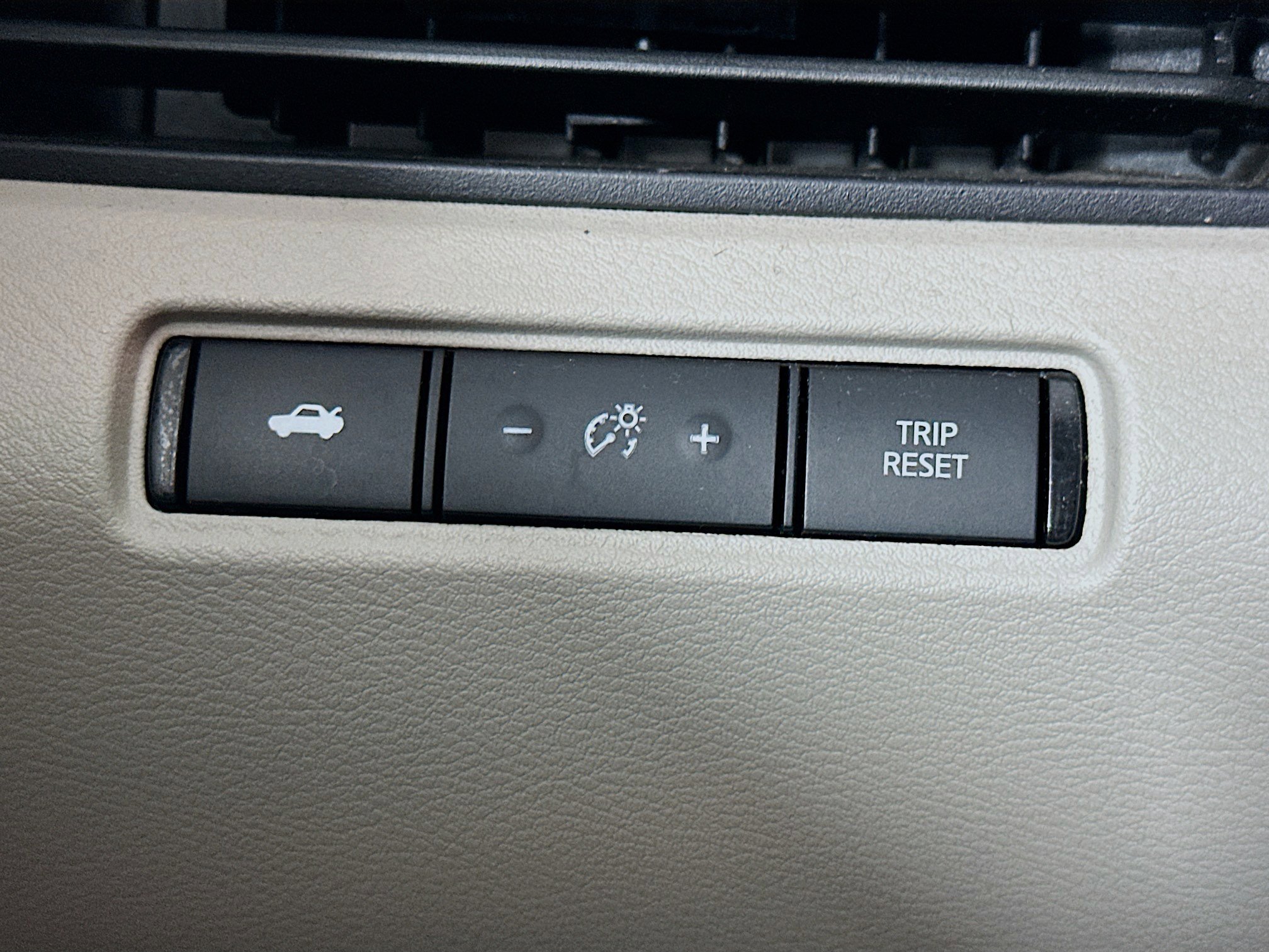 Used 2025 Nissan Altima 2.5 SV image 17