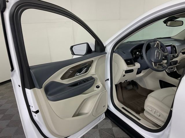 Used 2024 GMC Terrain Denali w/ Denali Premium Package image 27