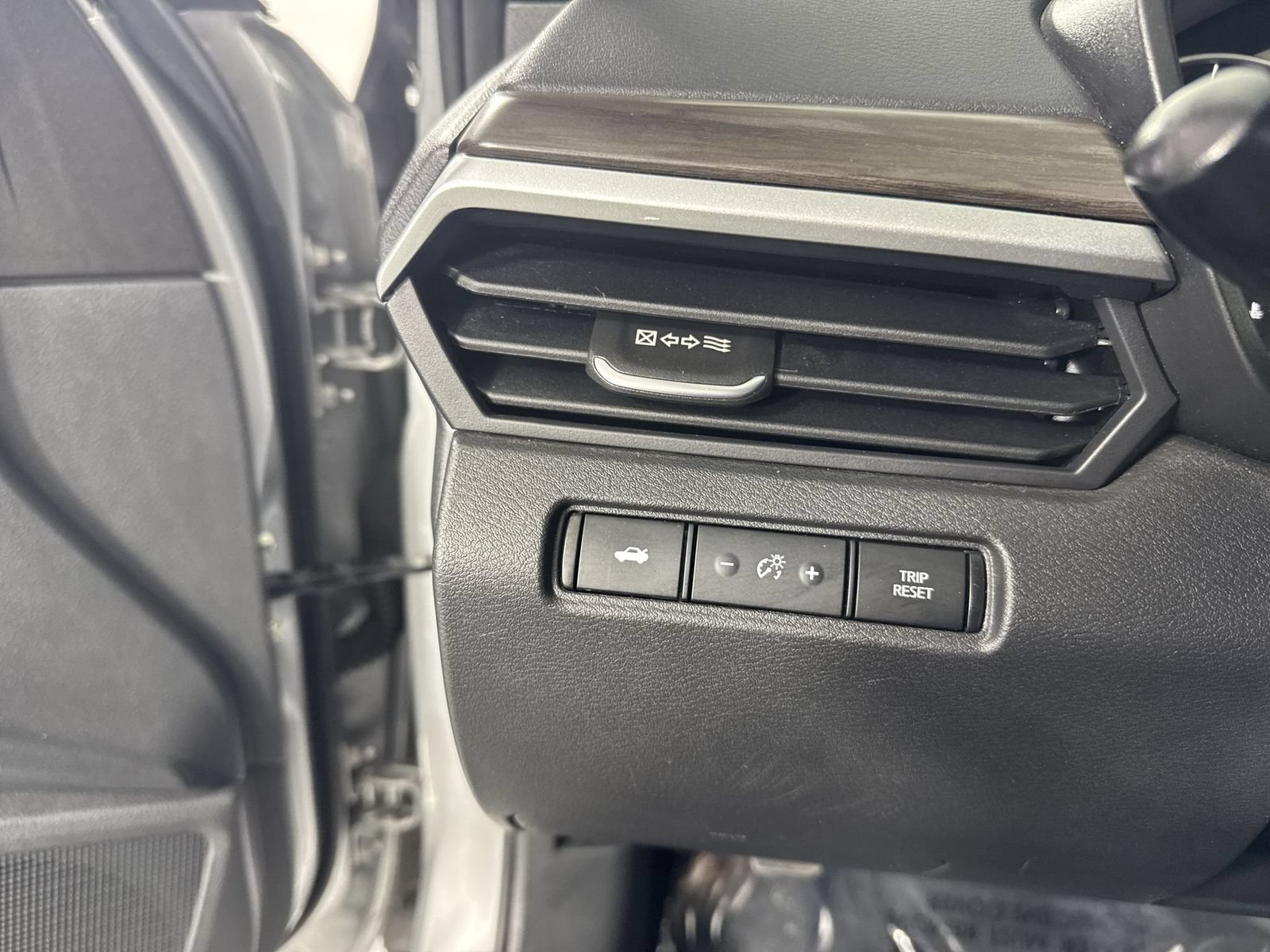 Certified 2024 Nissan Altima 2.5 SV FWD image 16