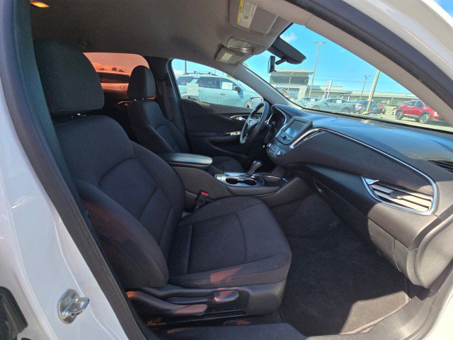 Used 2018 Chevrolet Malibu LT FWD image 12