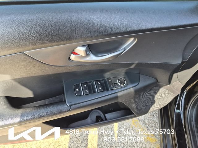 Certified 2021 Kia Forte LXS FWD image 17