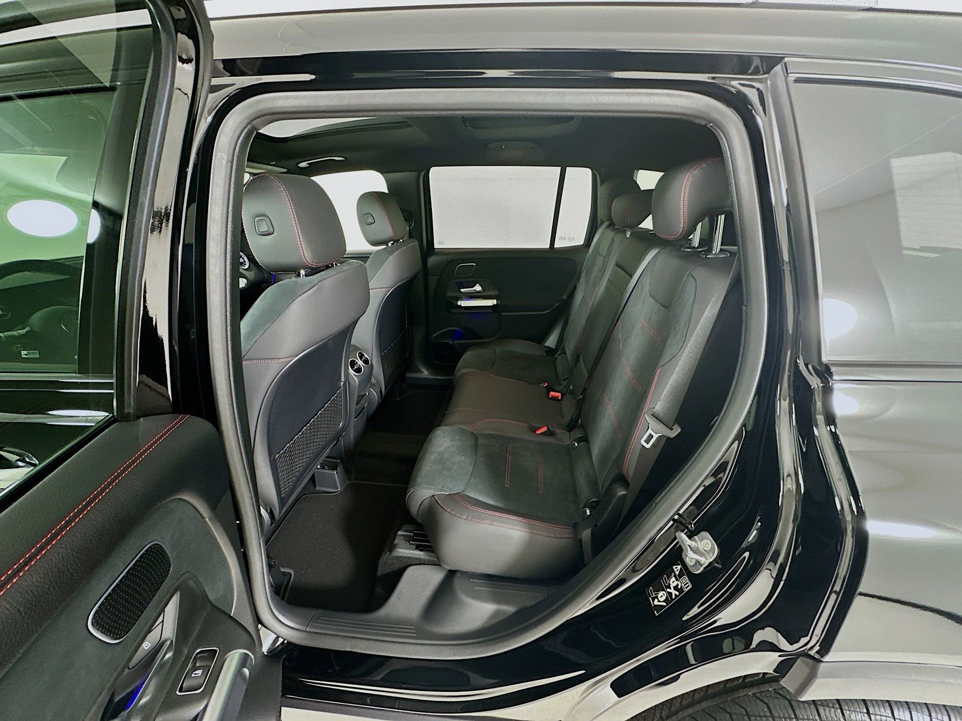 New 2026 Mercedes-Benz GLB 250 4MATIC image 26