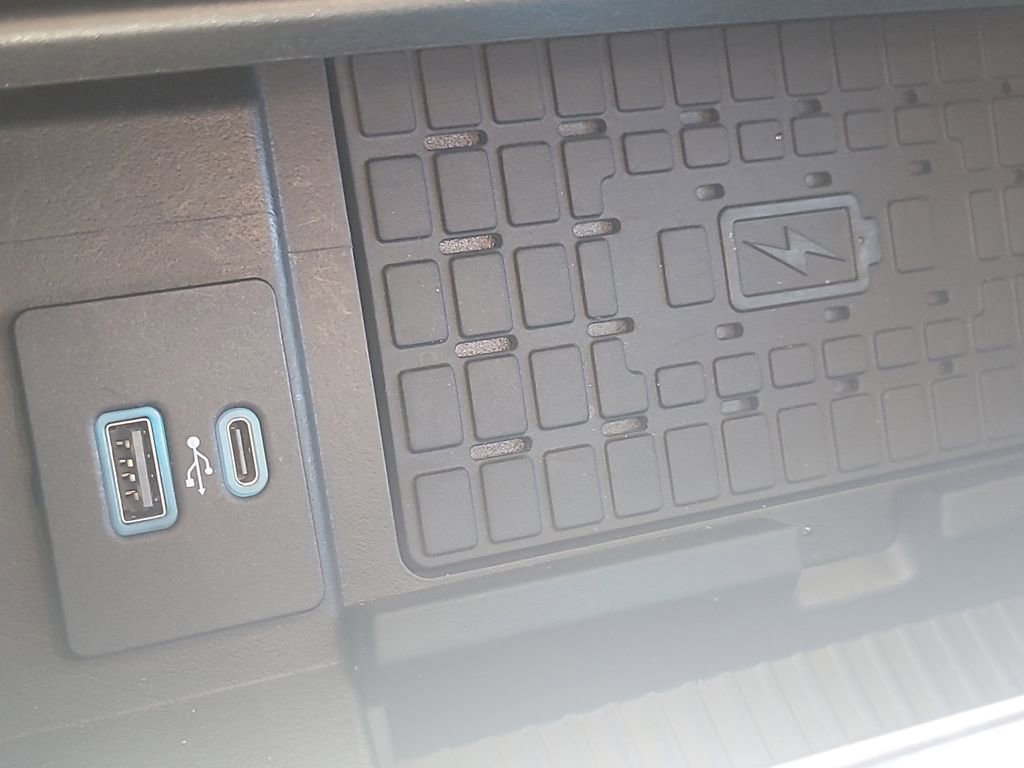 Used 2023 Ford Expedition XLT image 27