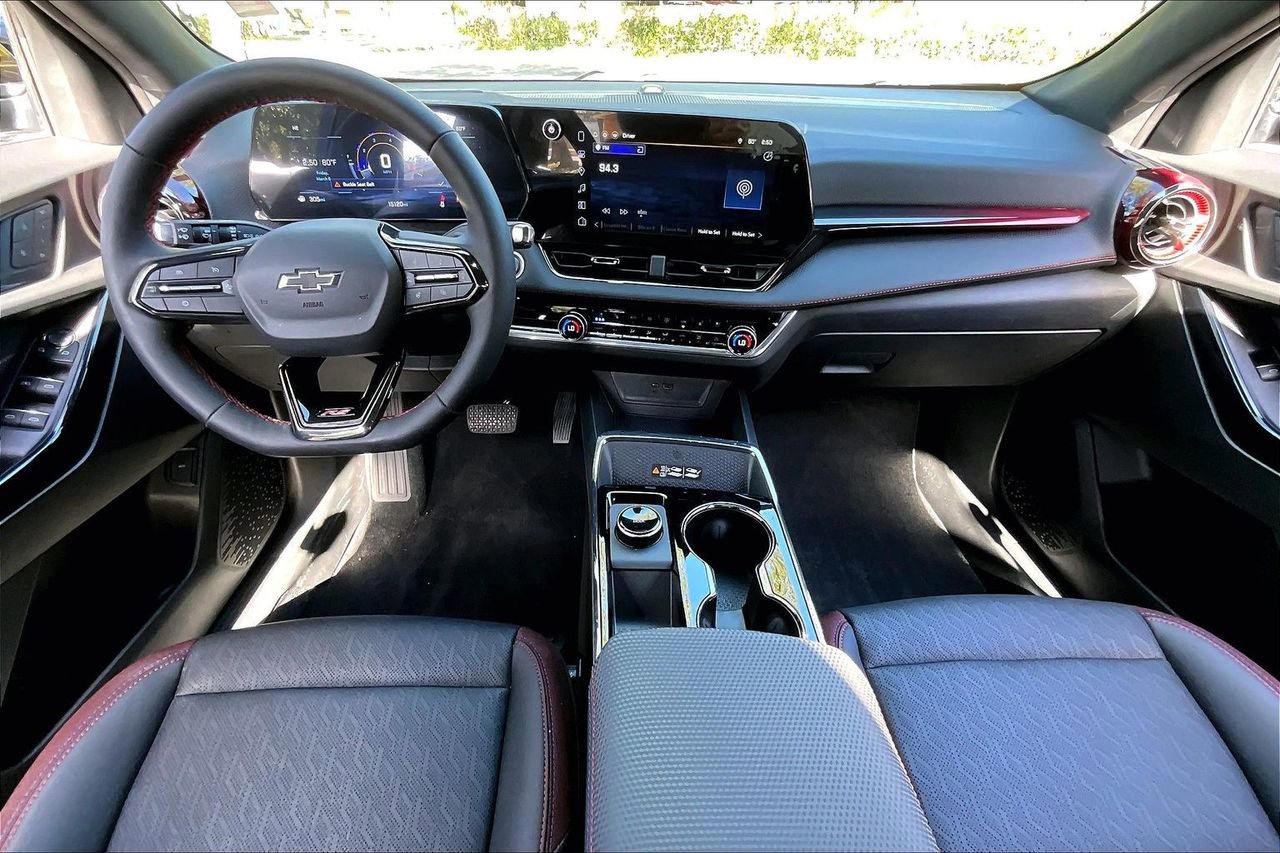 Used 2025 Chevrolet Equinox RS w/ Convenience Package III image 7