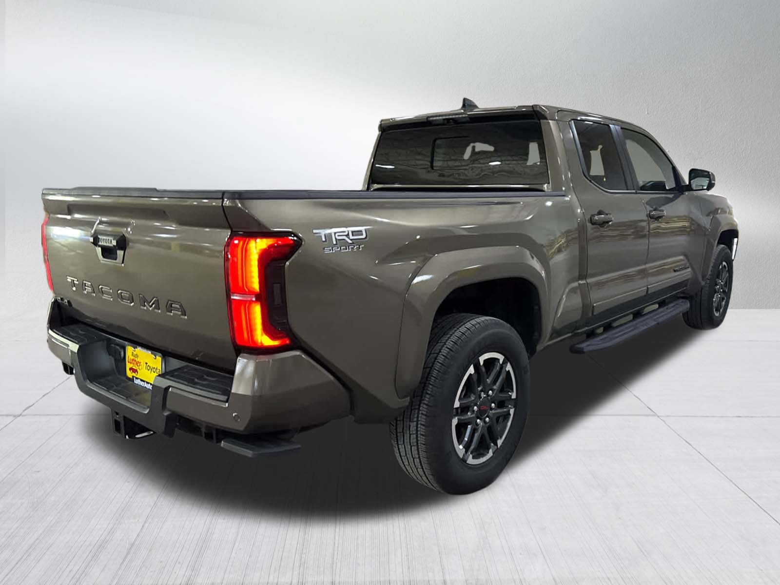 Certified 2024 Toyota Tacoma TRD Sport w/ TRD Sport Premium Package AWD/4WD image 6