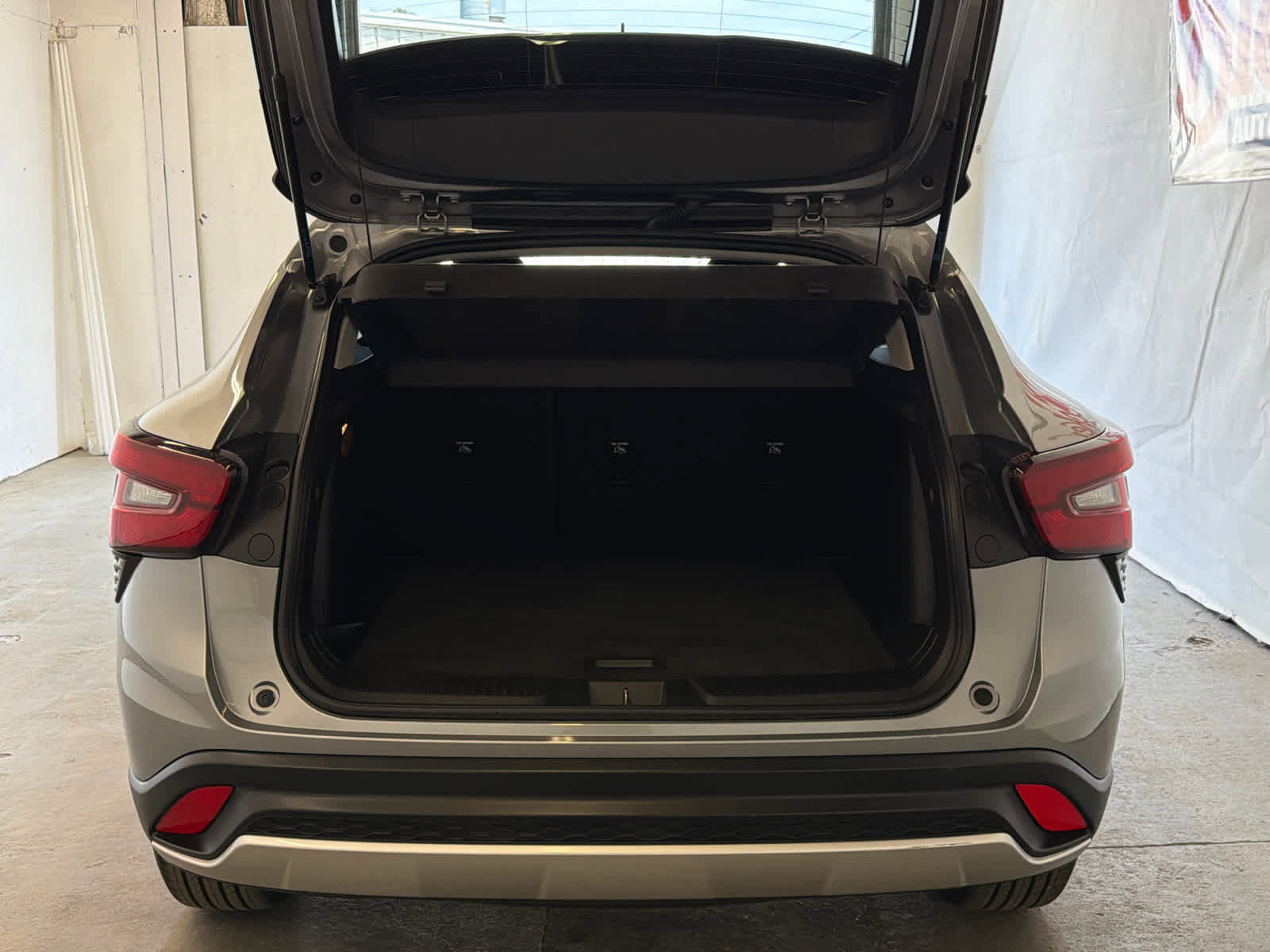 Used 2024 Chevrolet Trax LT image 7