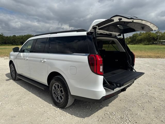 Used 2025 Ford Expedition Max Active AWD/4WD image 4