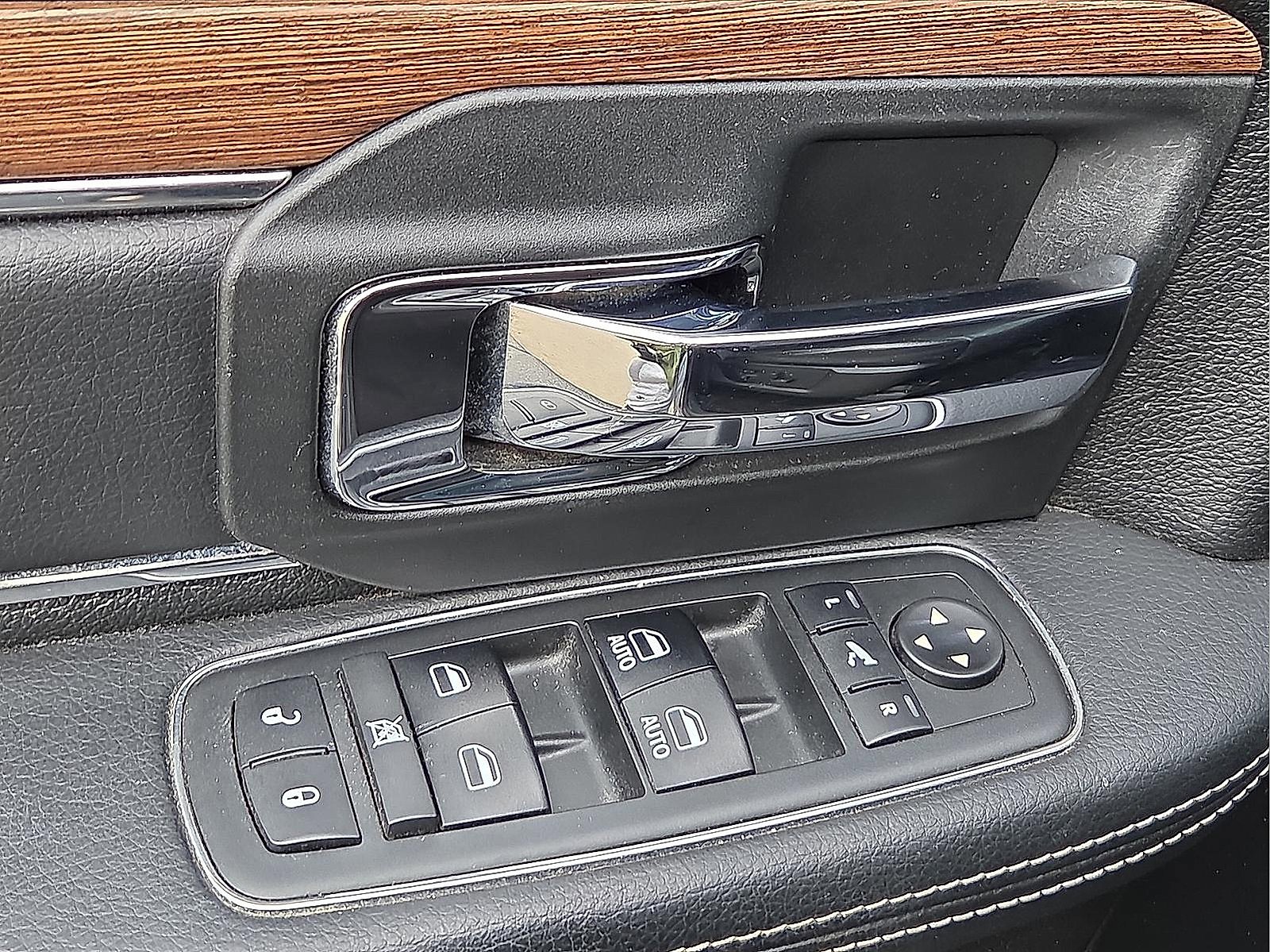 Used 2017 RAM 1500 Laramie w/ Convenience Group image 12