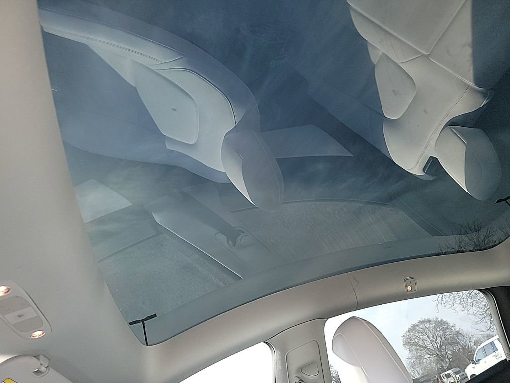 Used 2022 Tesla Model Y Performance image 28