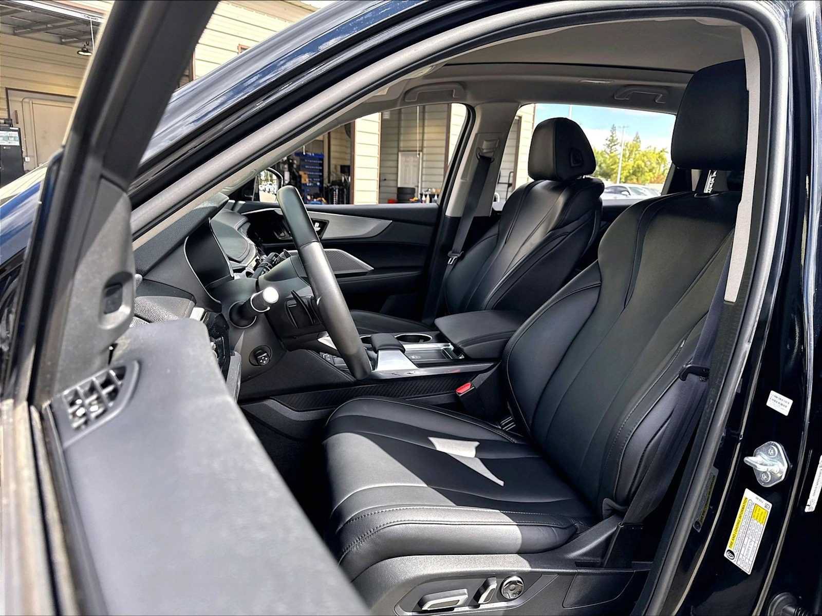 Used 2023 Acura MDX SH-AWD image 26
